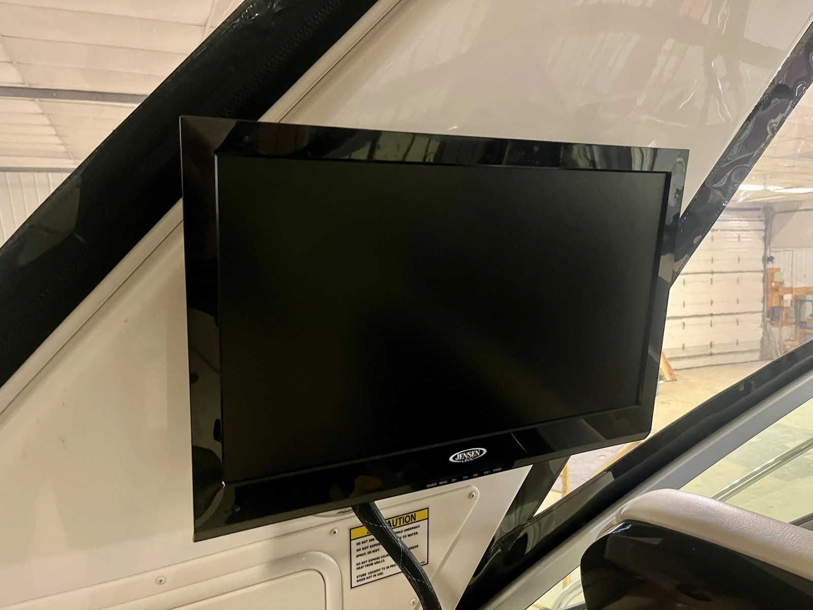 2012 Monterey 320 Sport Yacht 32