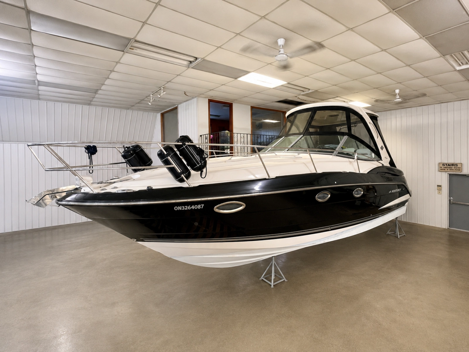2012 Monterey 320 Sport Yacht 32