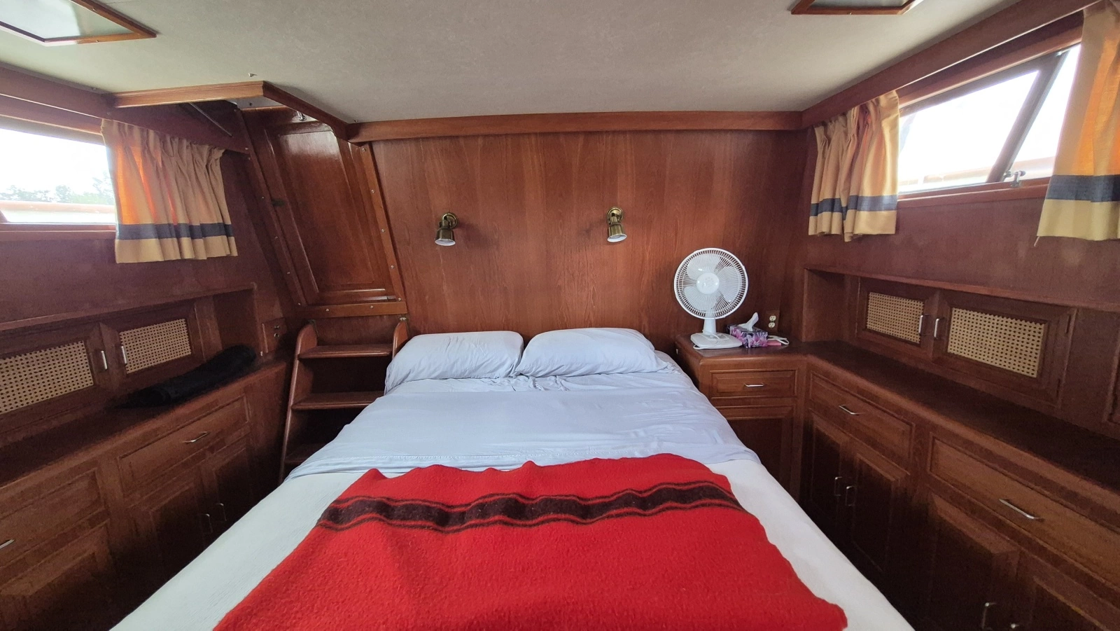 1985 Ocean Alexander  38 Double Cabin