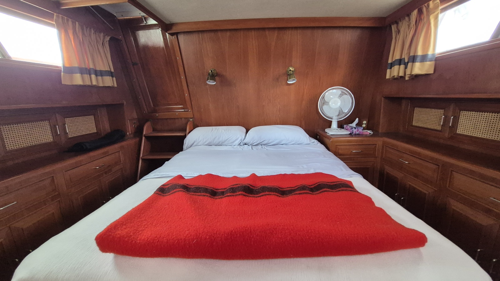 1985 Ocean Alexander  38 Double Cabin