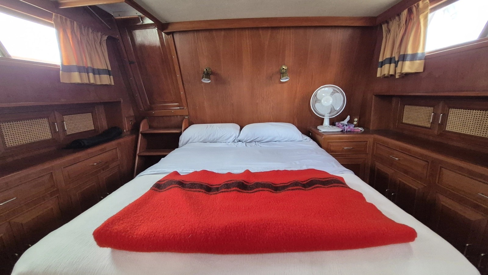 1985 Ocean Alexander  38 Double Cabin