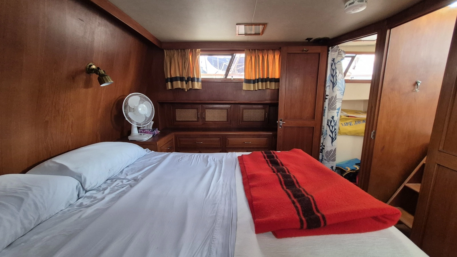 1985 Ocean Alexander  38 Double Cabin