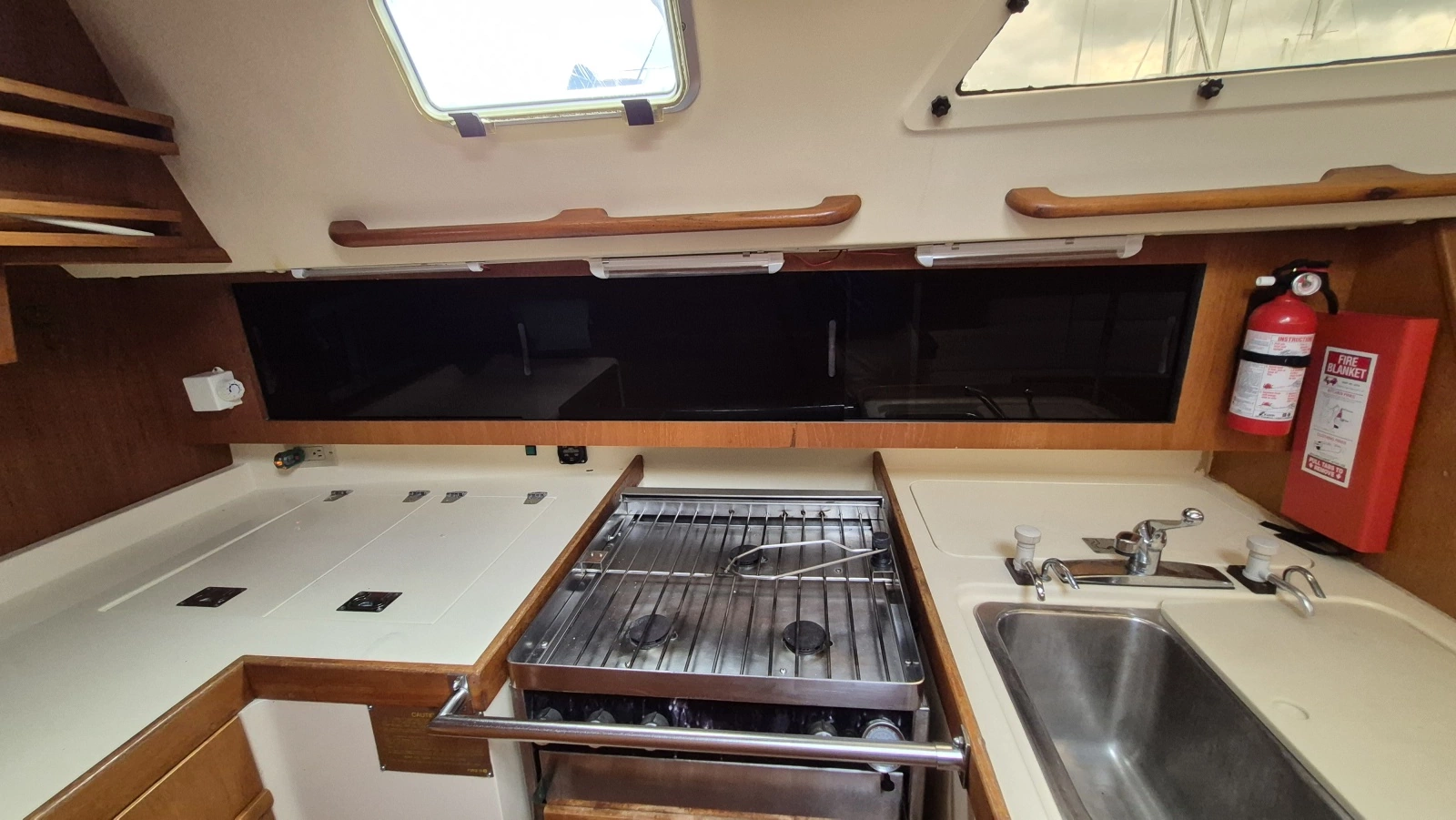 1988 Canadian Sailcraft CS 36 MERLIN