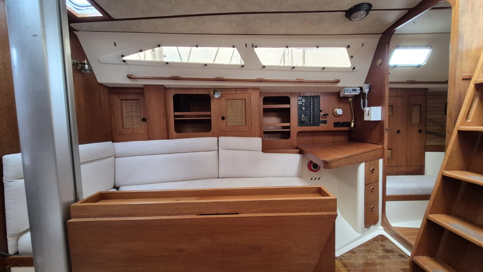 1988 Canadian Sailcraft CS 36 MERLIN