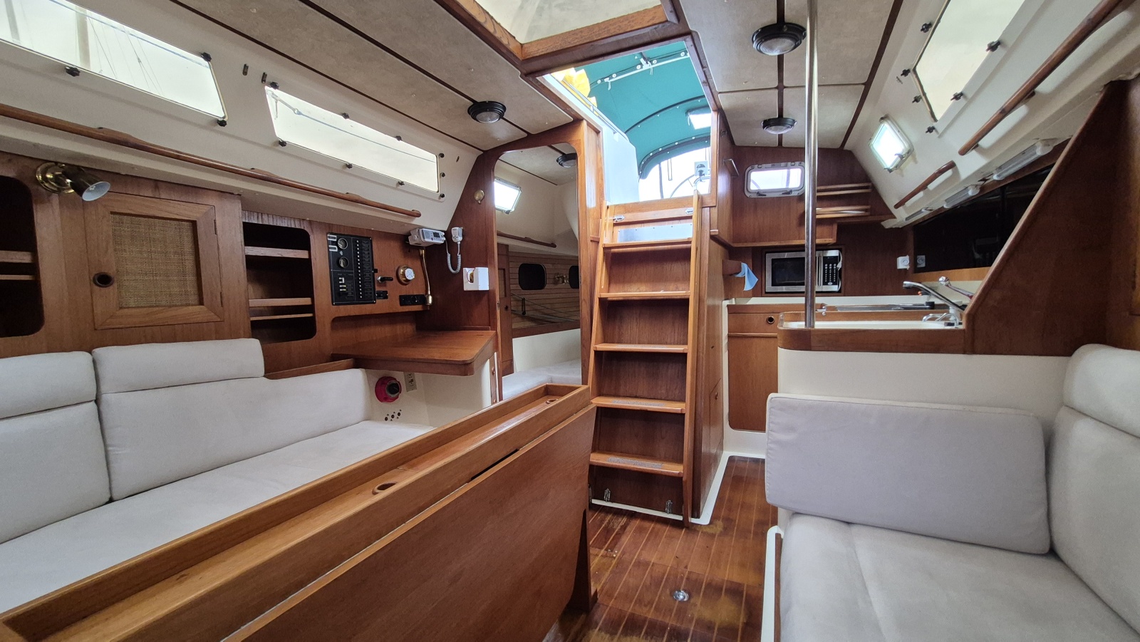 1988 Canadian Sailcraft CS 36 MERLIN