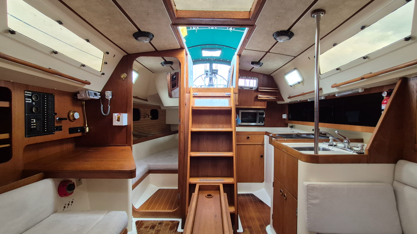 1988 Canadian Sailcraft CS 36 MERLIN