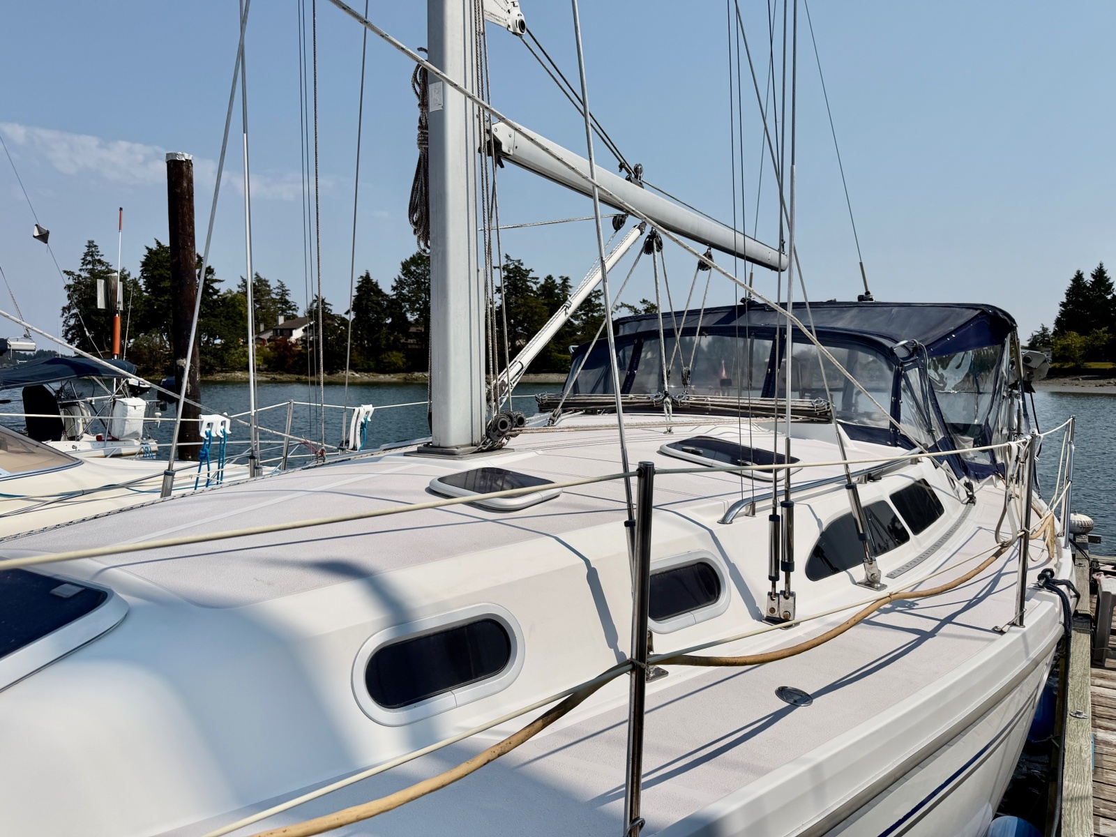 2003 Catalina  350