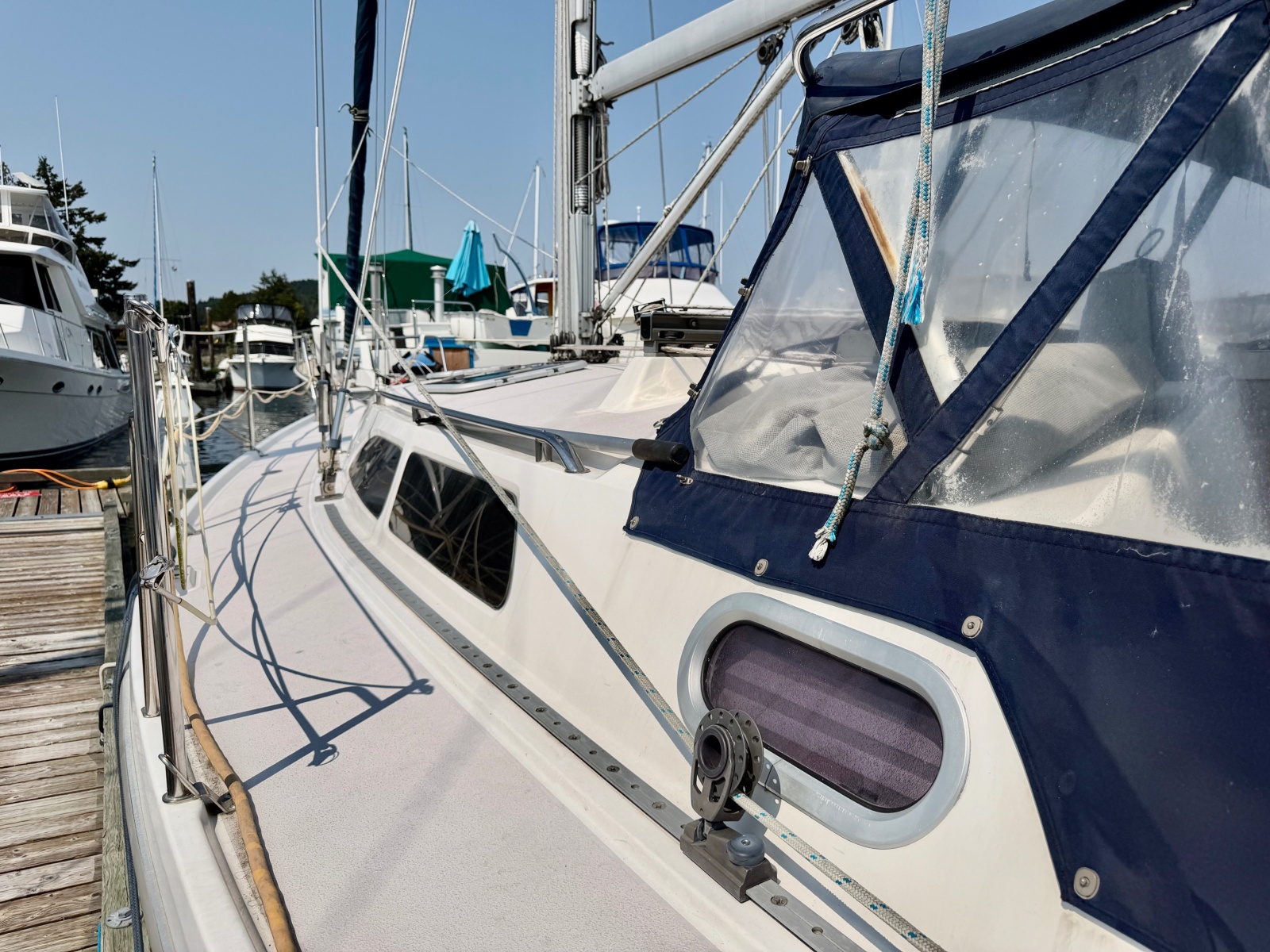 2003 Catalina  350