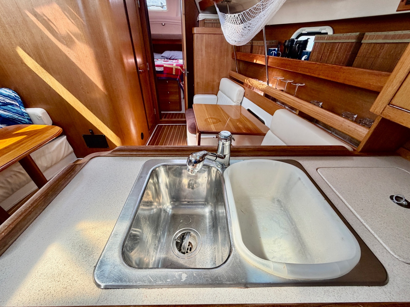 2003 Catalina  350