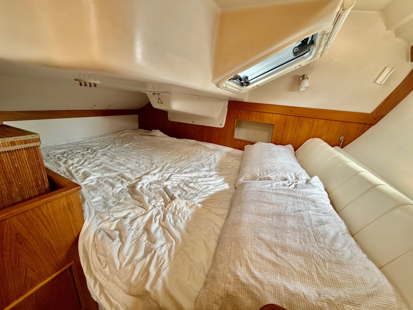 2003 Catalina  350