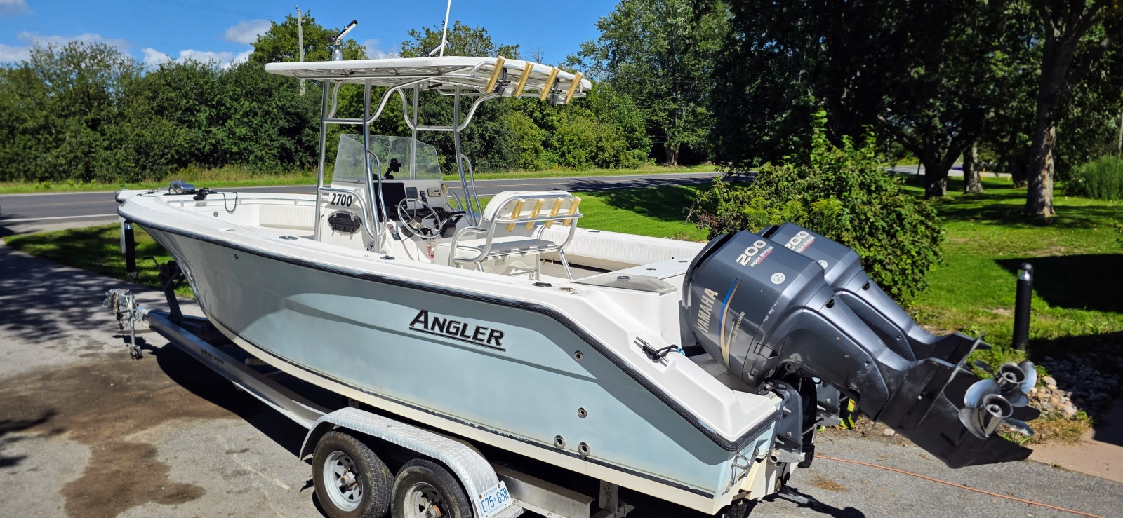 2005 Angler 2700 CC