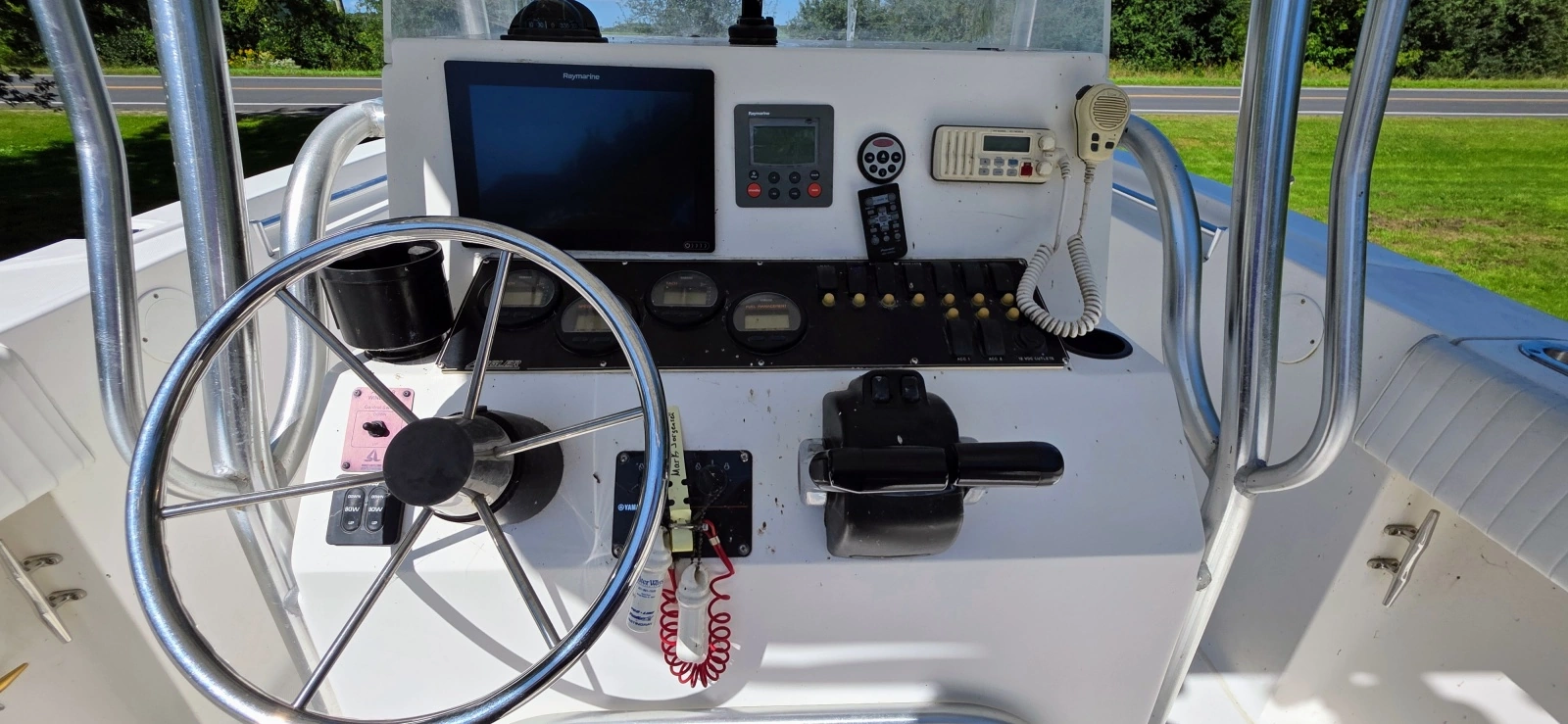 2005 Angler 2700 CC