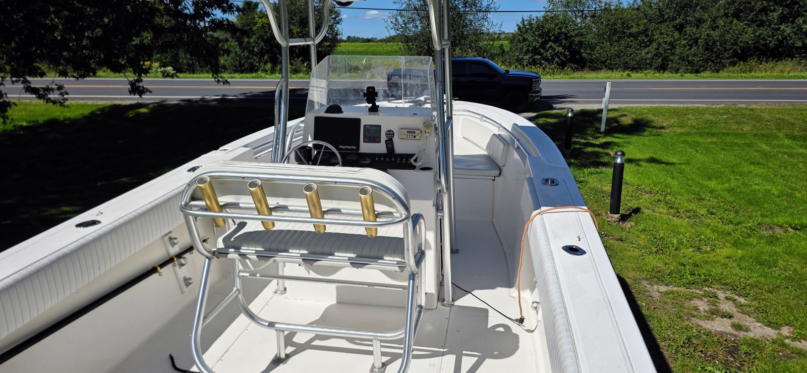 2005 Angler 2700 CC