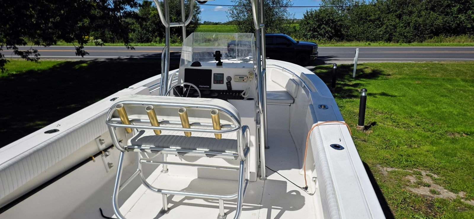 2005 Angler 2700 CC