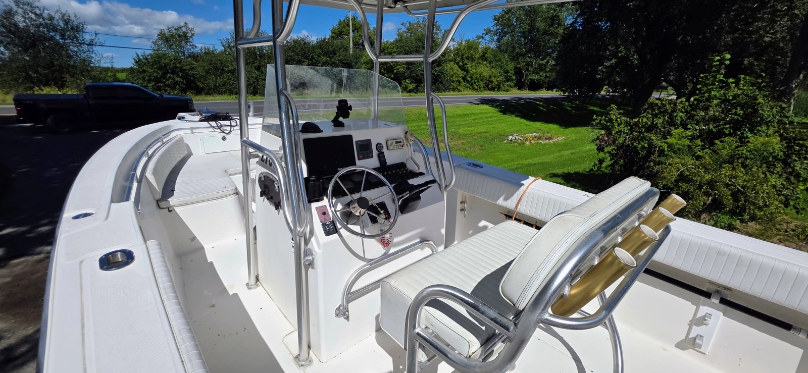 2005 Angler 2700 CC
