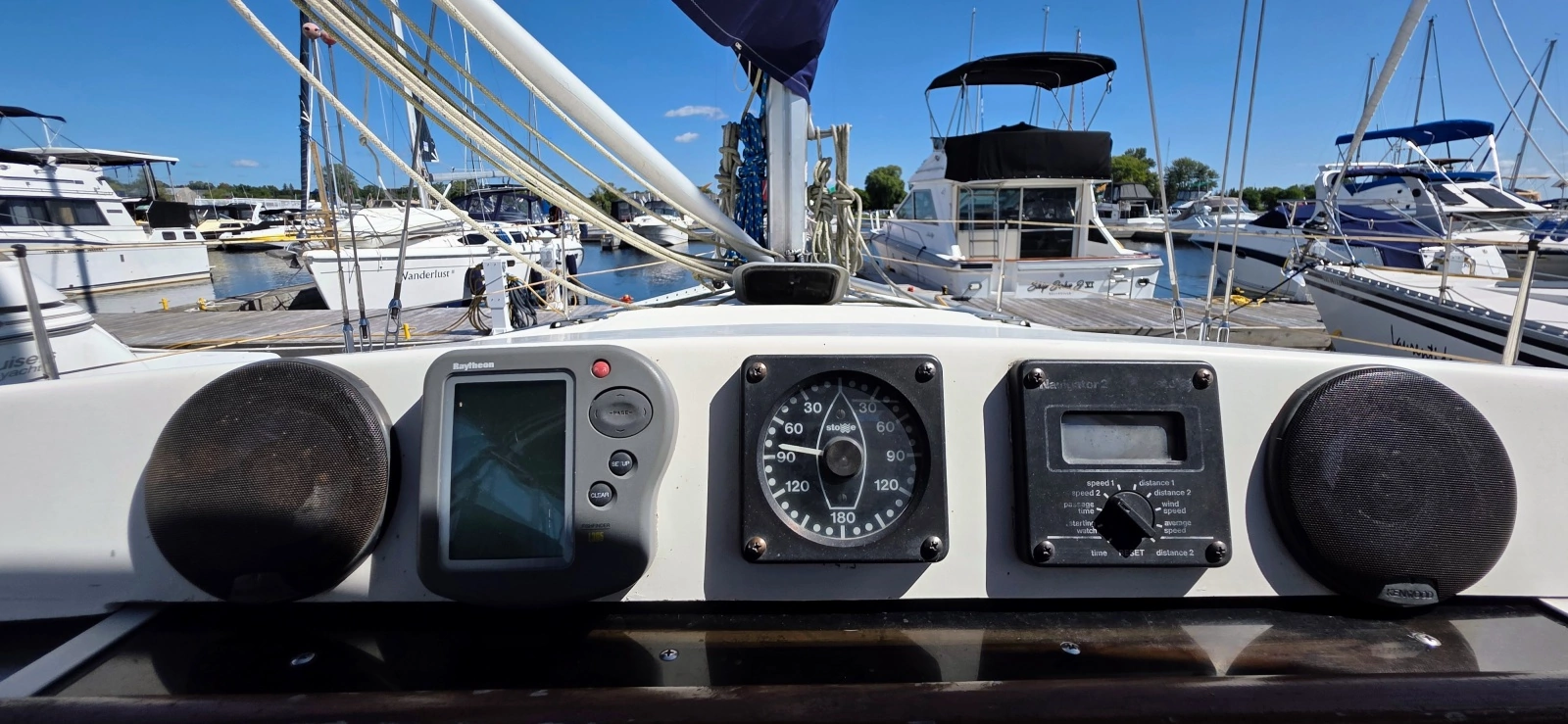 1987 Hunter 37 Legend