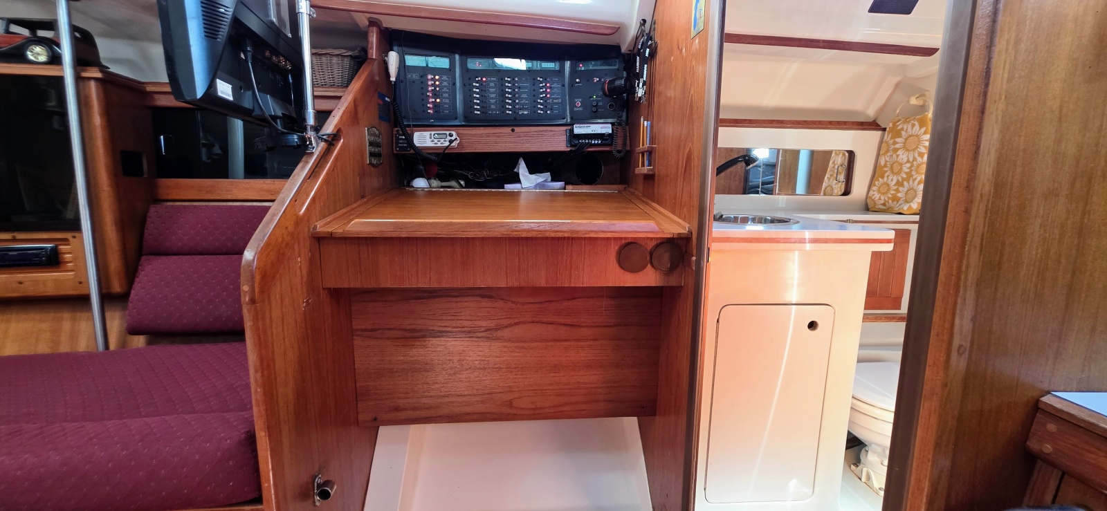 1987 Hunter 37 Legend