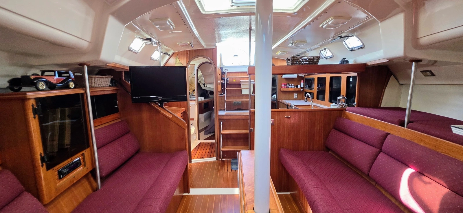 1987 Hunter 37 Legend