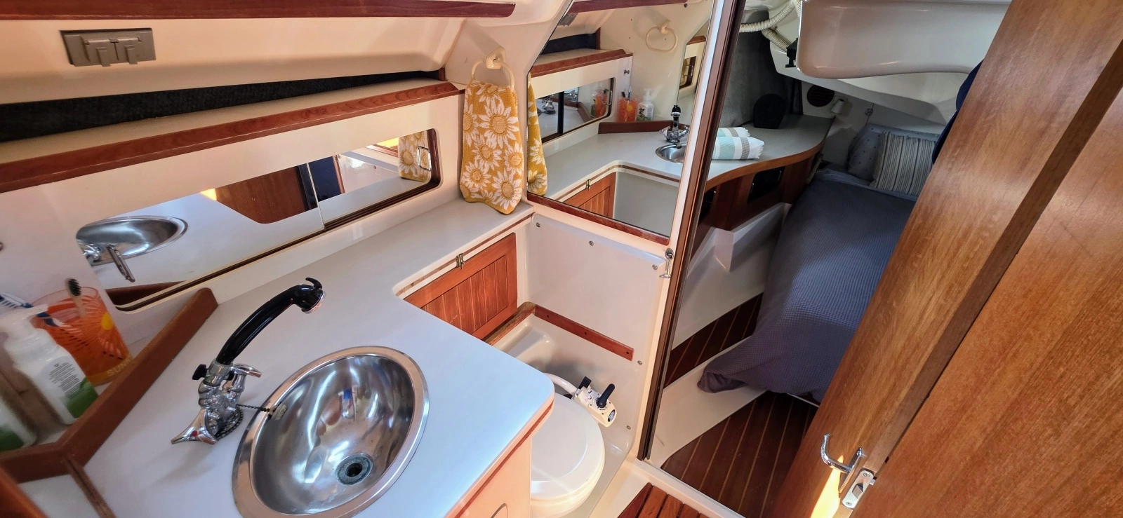 1987 Hunter 37 Legend