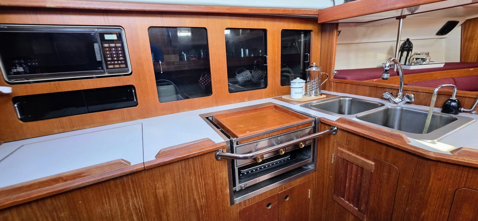 1987 Hunter 37 Legend