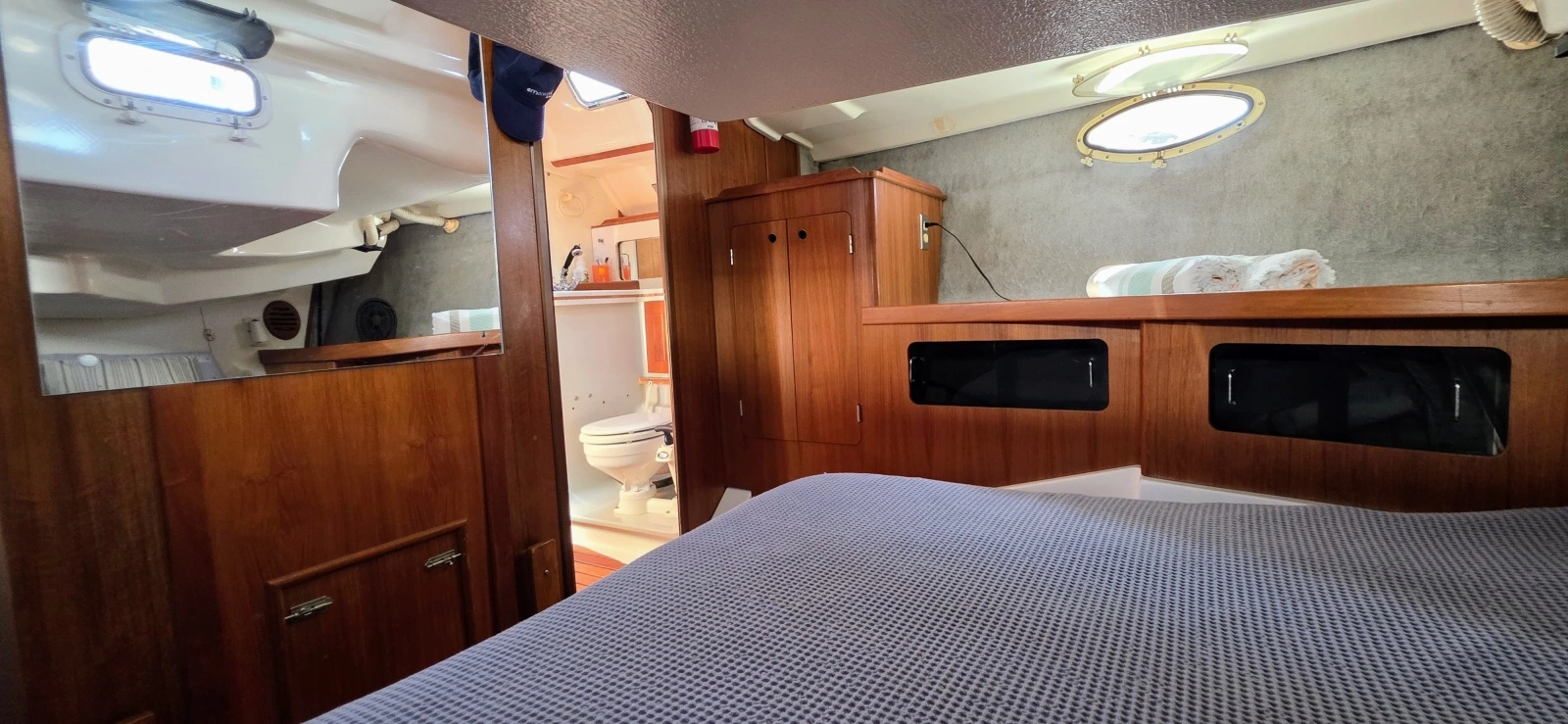 1987 Hunter 37 Legend
