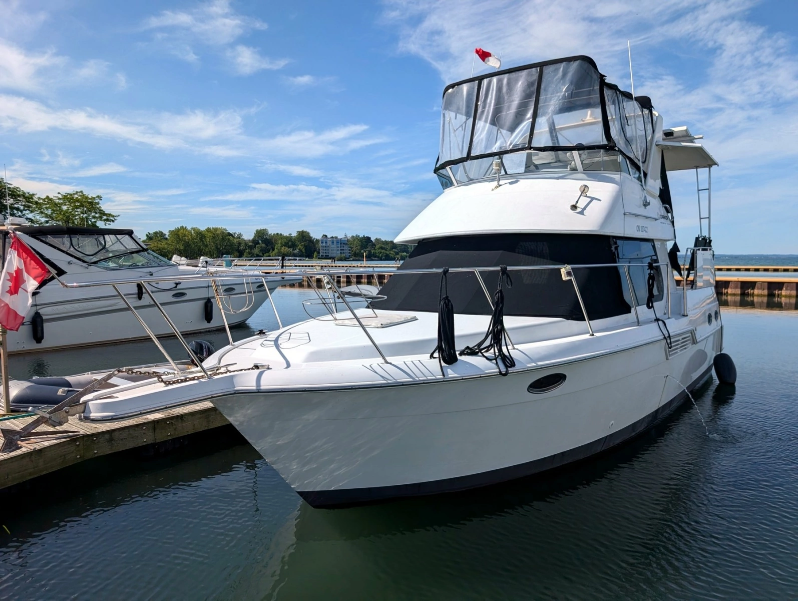 2001 Carver 326 Aft Cabin
