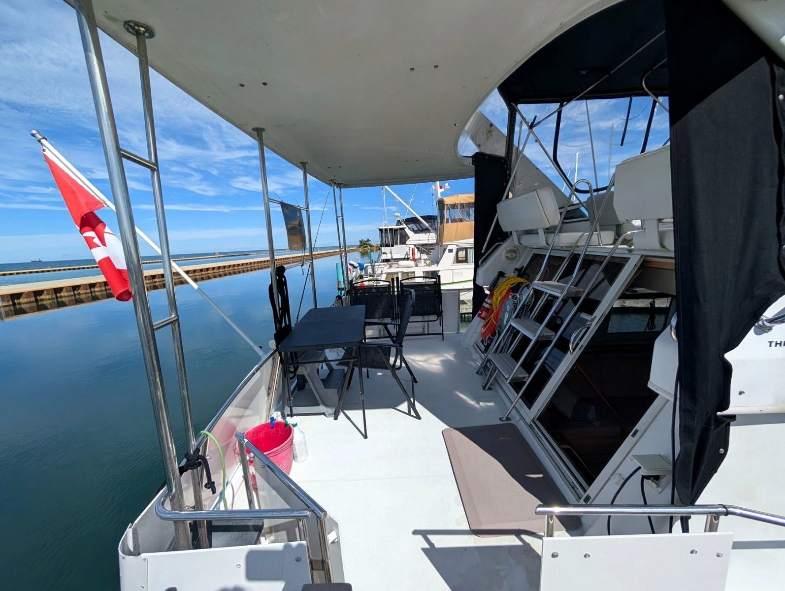 2001 Carver 326 Aft Cabin