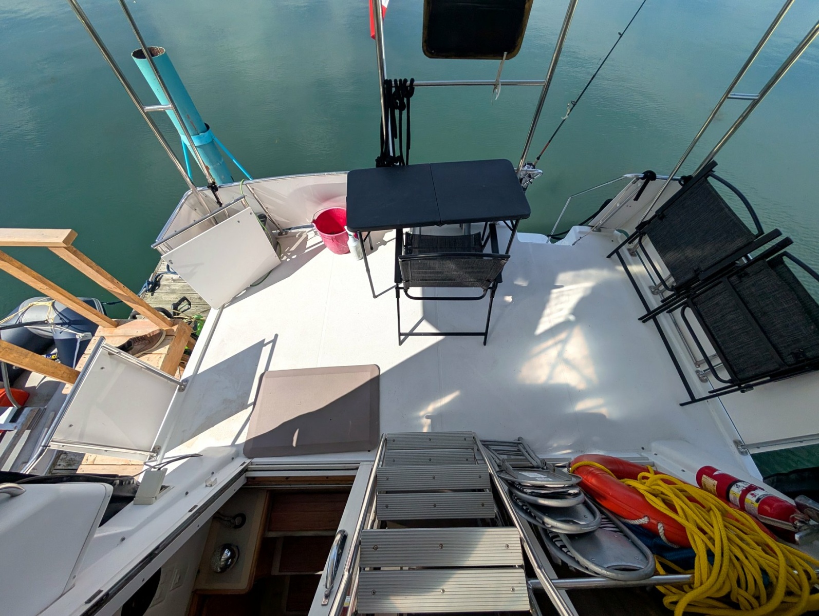 2001 Carver 326 Aft Cabin