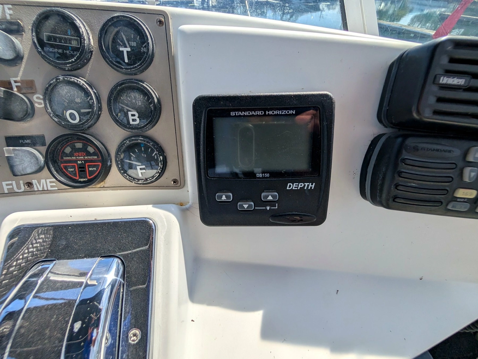 2001 Carver 326 Aft Cabin