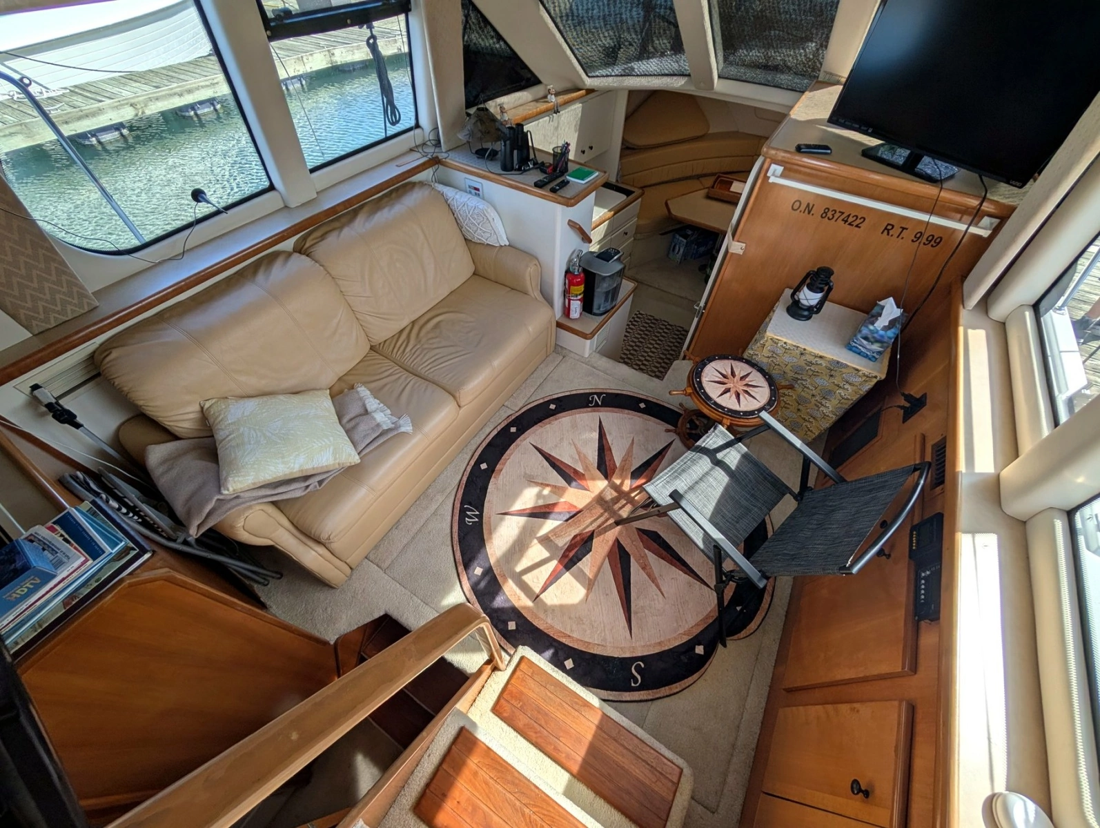 2001 Carver 326 Aft Cabin