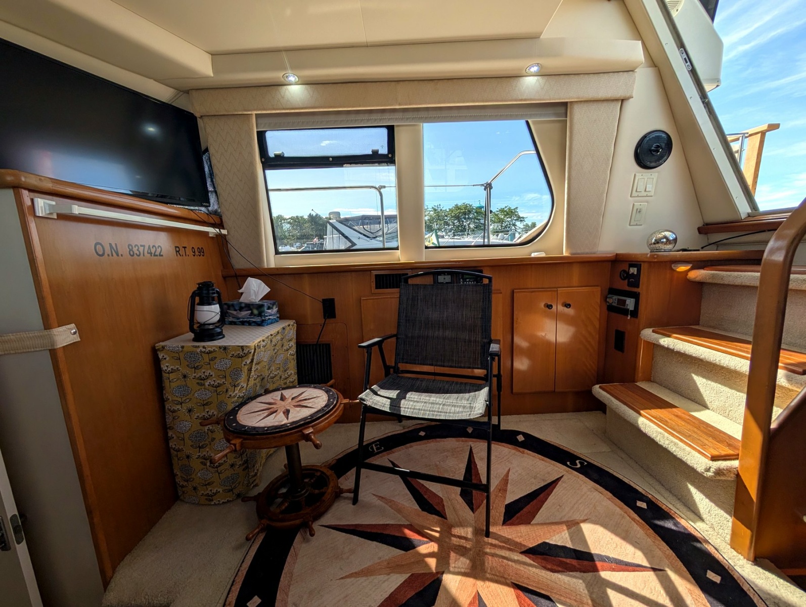 2001 Carver 326 Aft Cabin