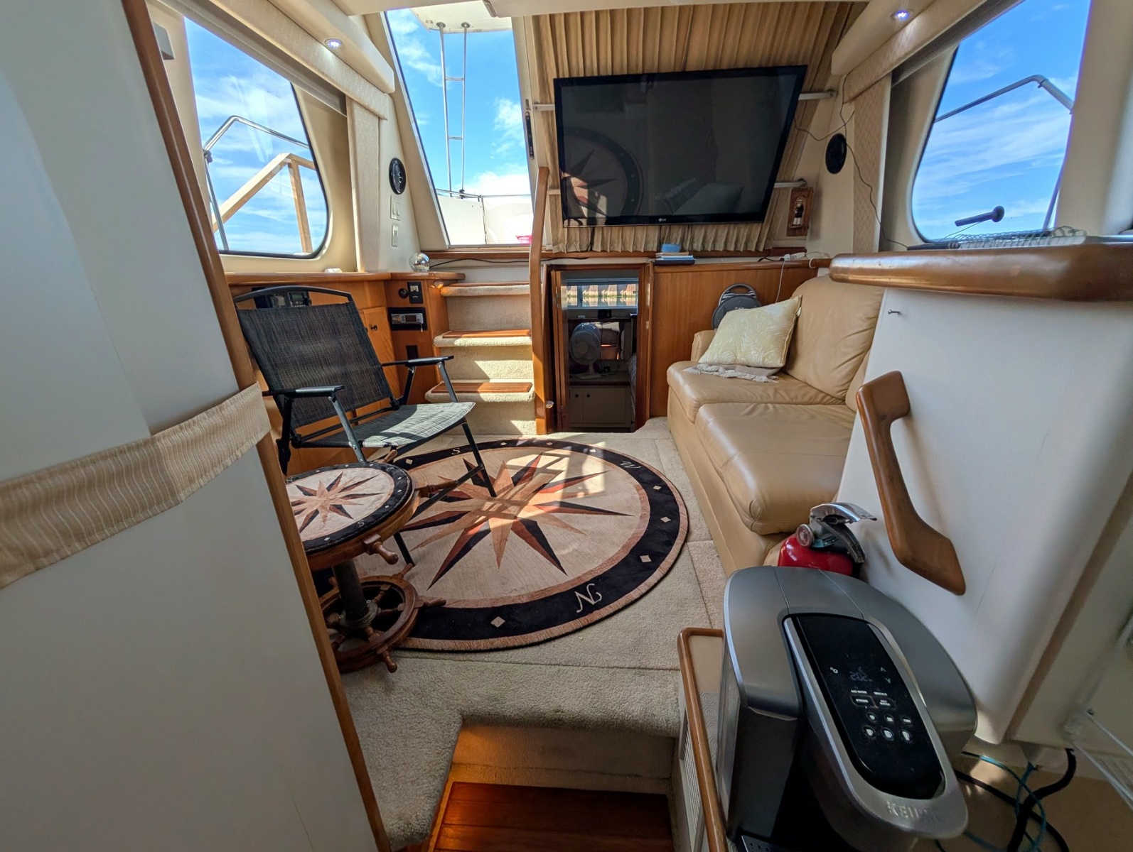 2001 Carver 326 Aft Cabin