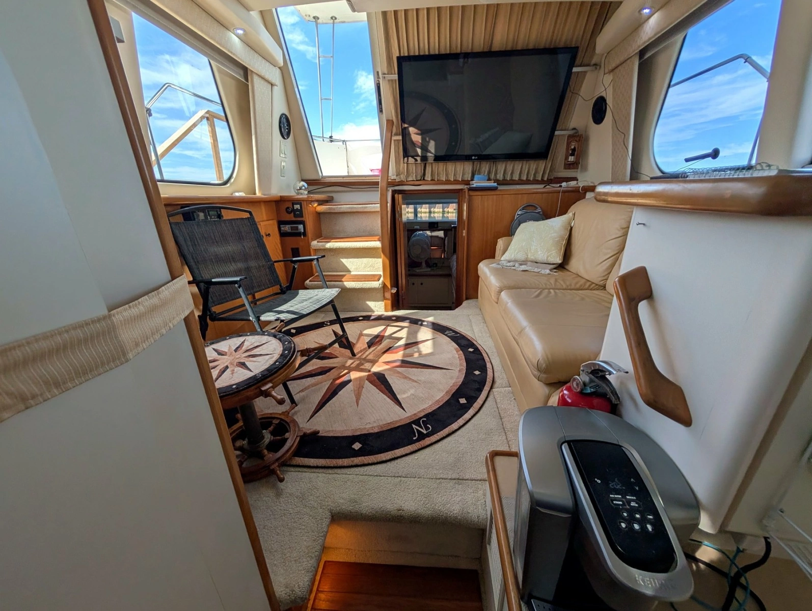 2001 Carver 326 Aft Cabin