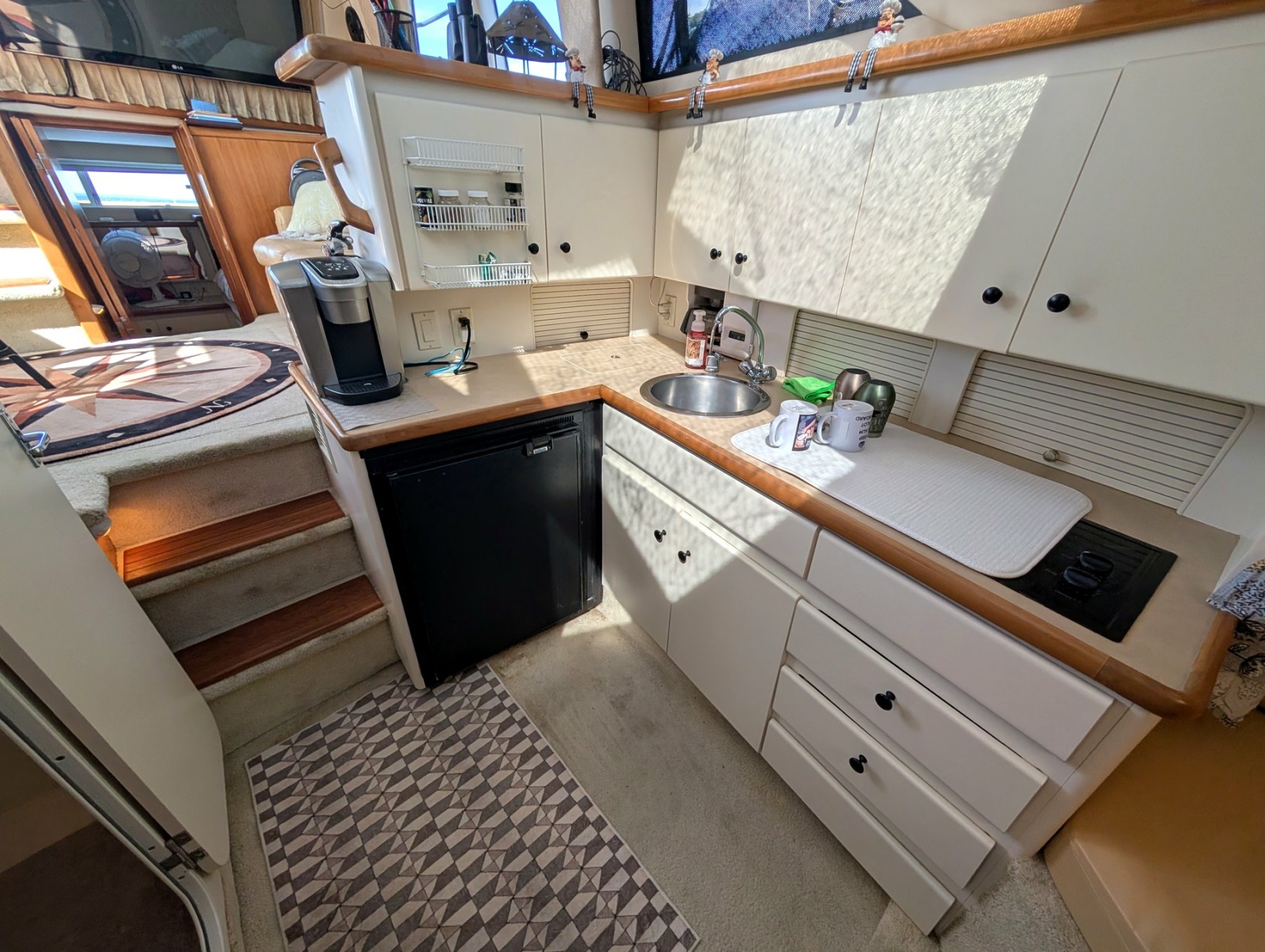 2001 Carver 326 Aft Cabin