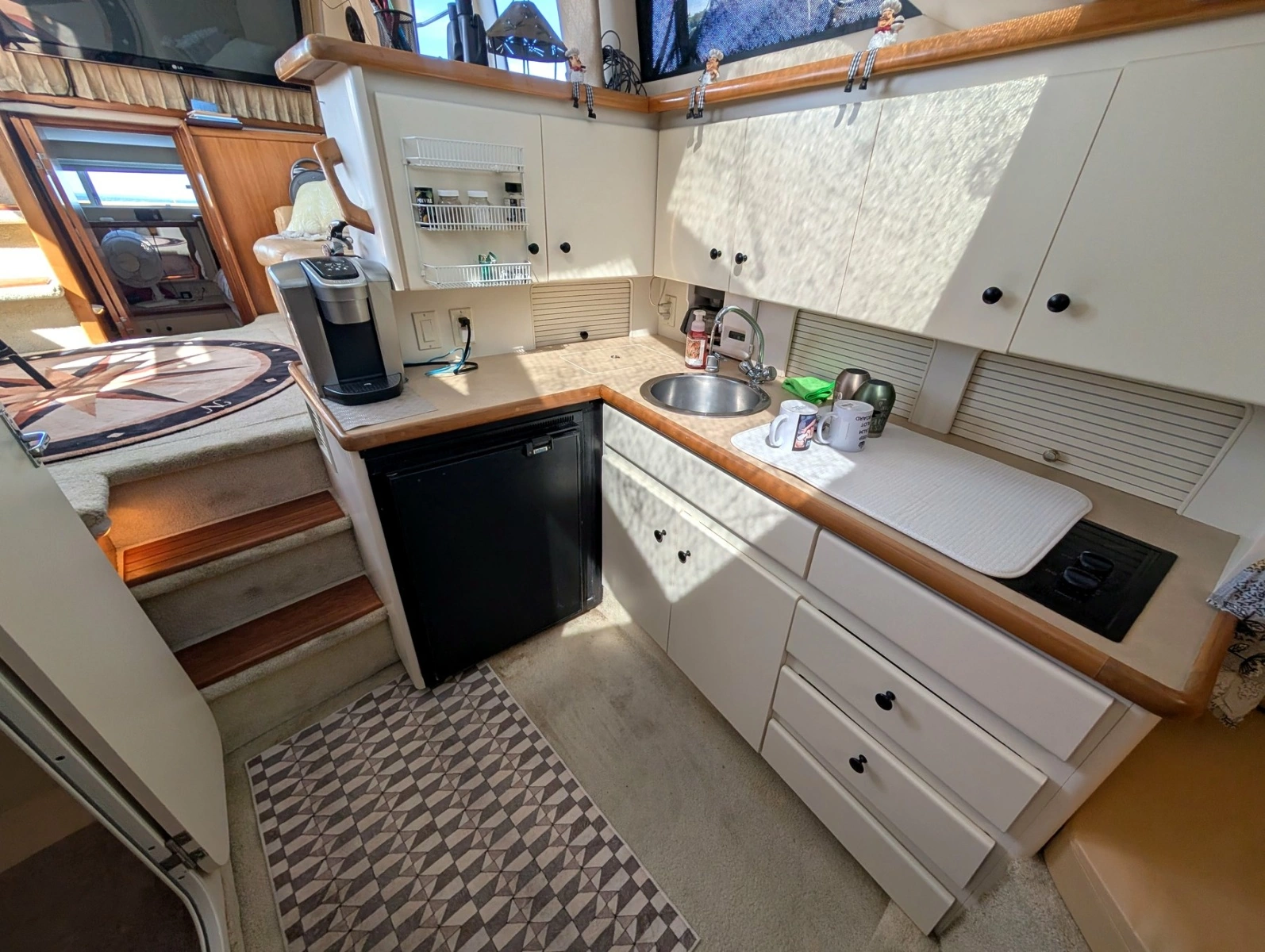 2001 Carver 326 Aft Cabin