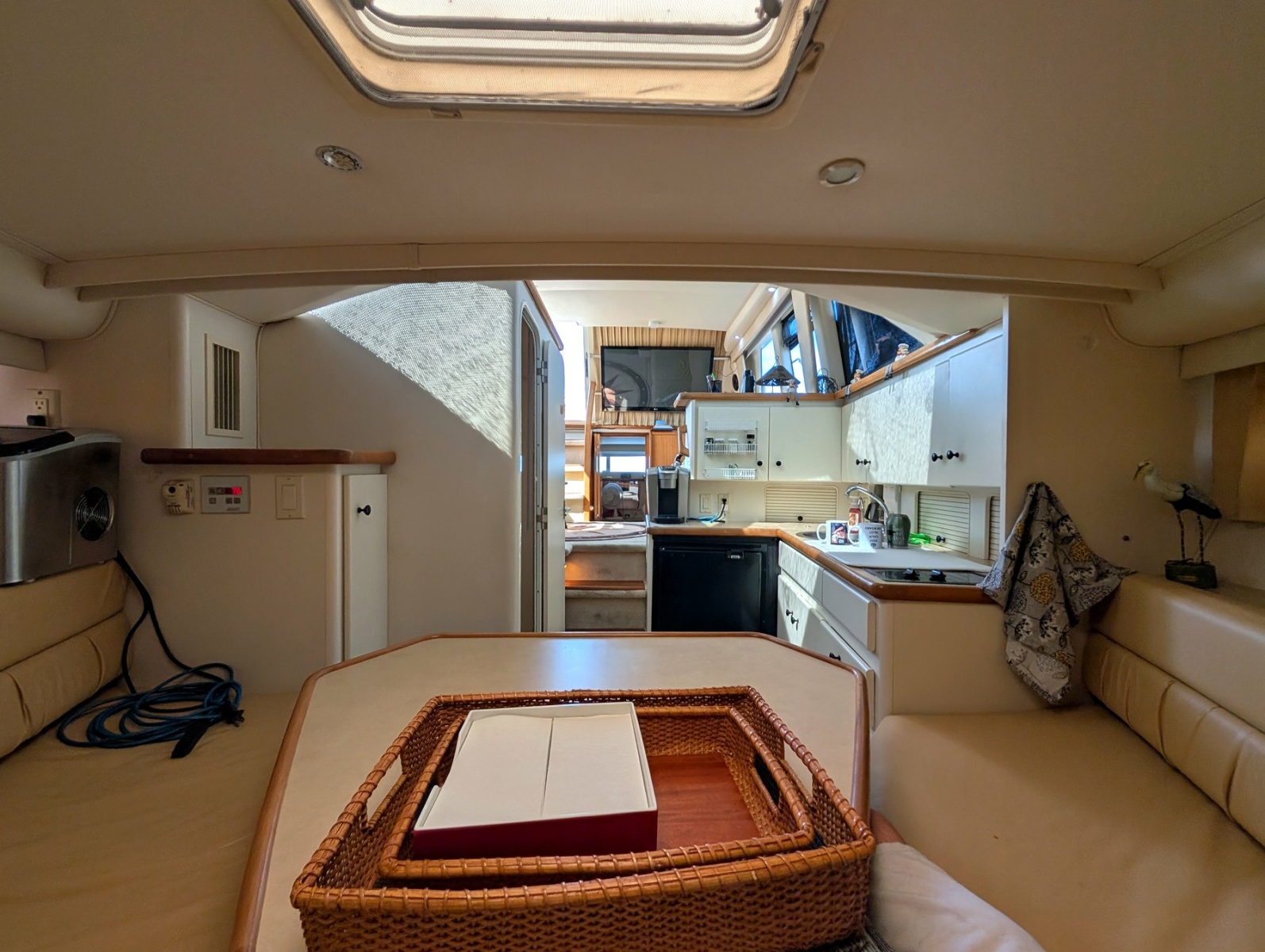 2001 Carver 326 Aft Cabin
