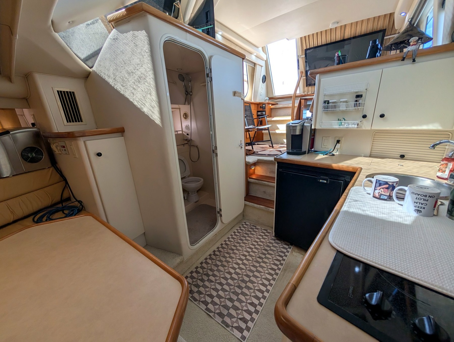 2001 Carver 326 Aft Cabin