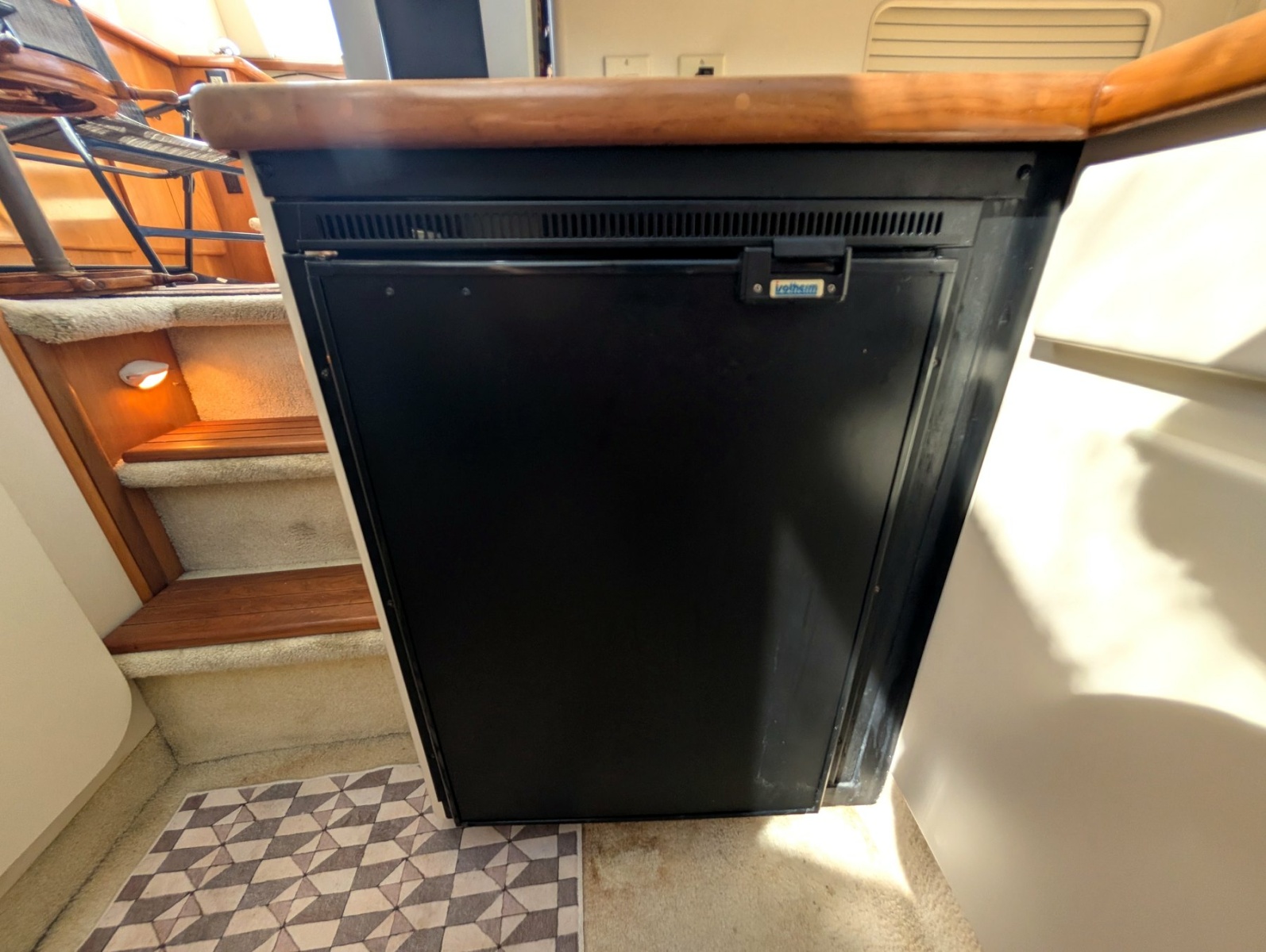 2001 Carver 326 Aft Cabin