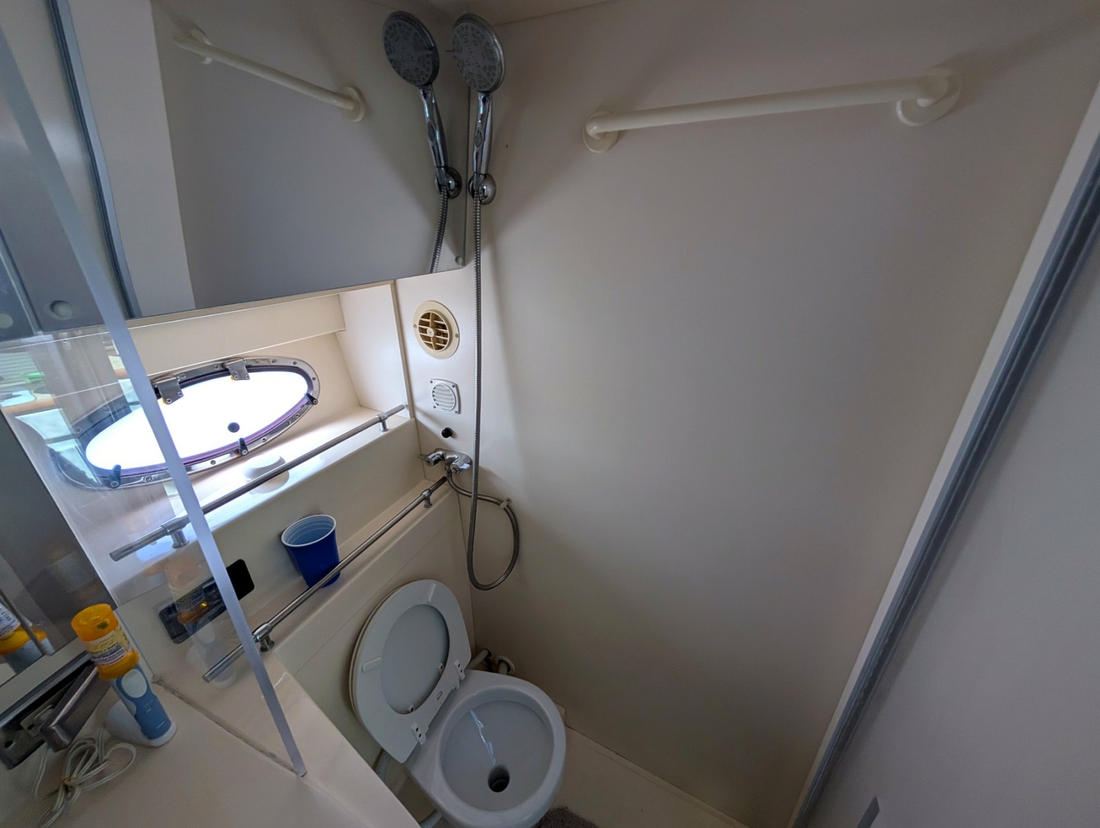 2001 Carver 326 Aft Cabin