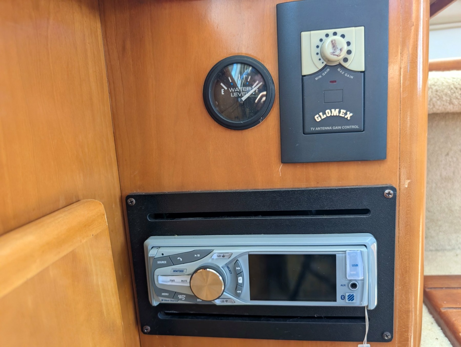 2001 Carver 326 Aft Cabin