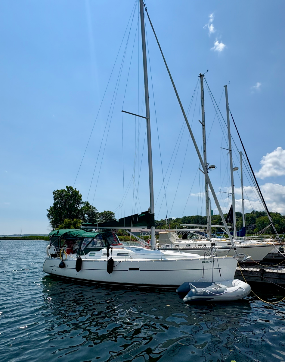 2005 Beneteau  323