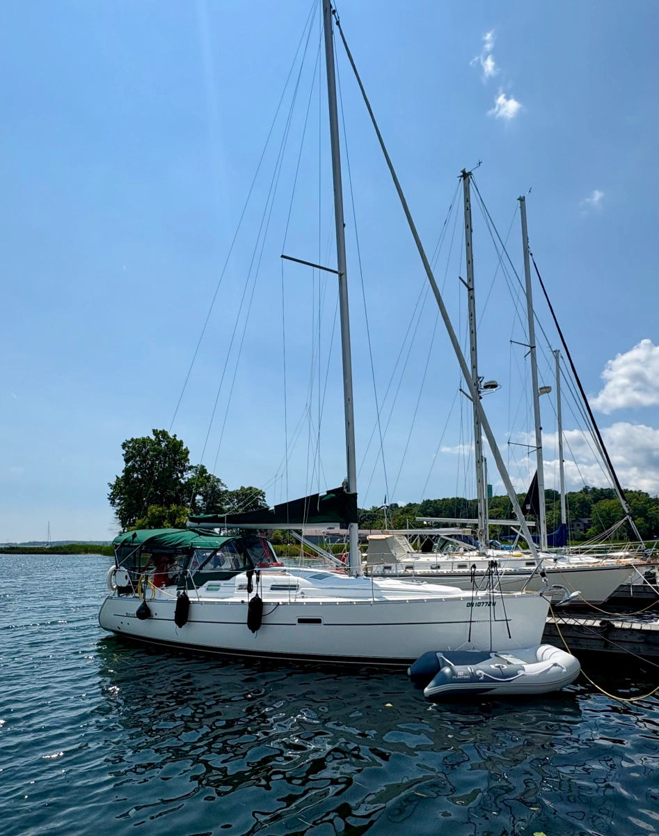 2005 Beneteau  323