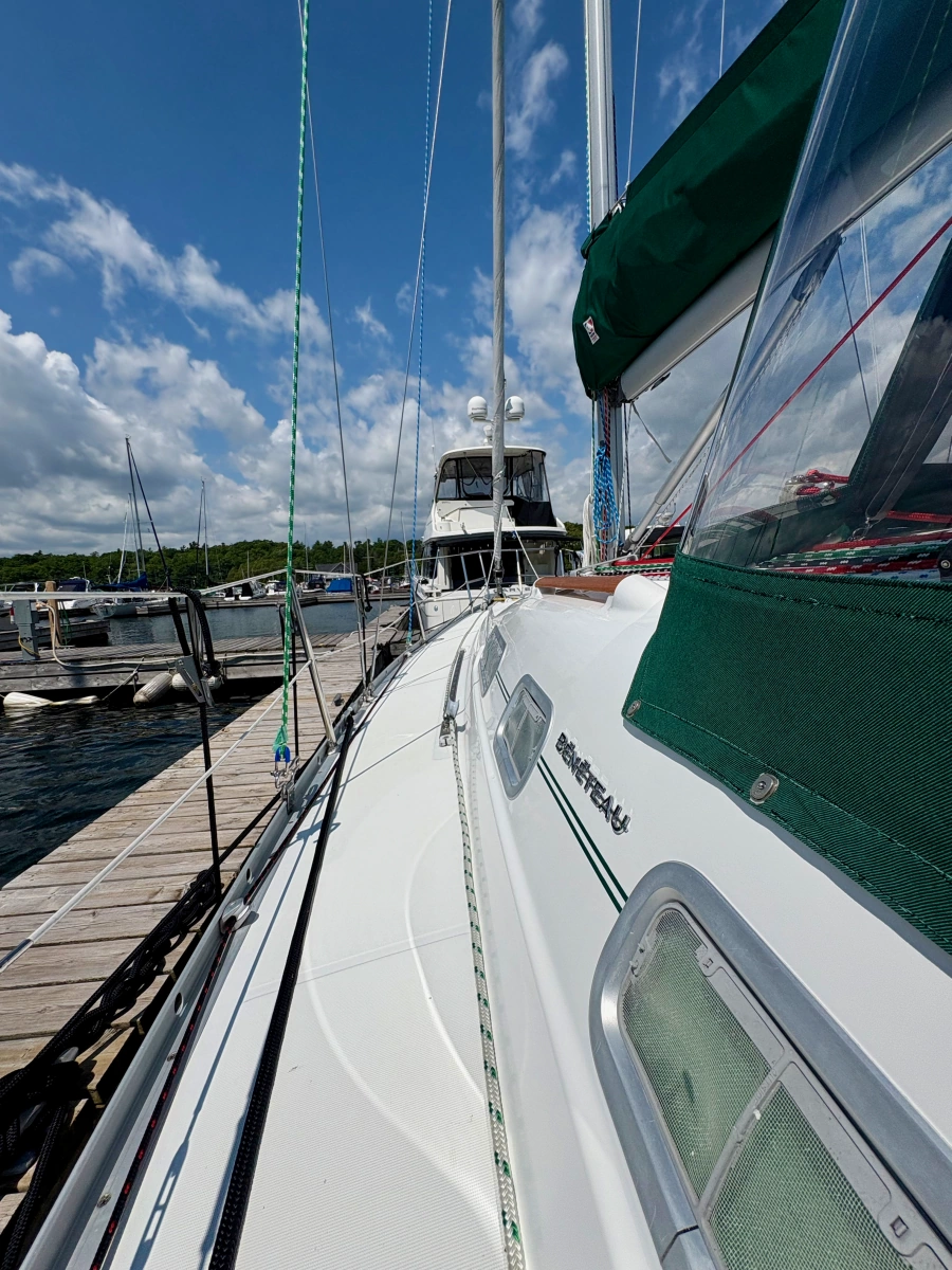 2005 Beneteau  323