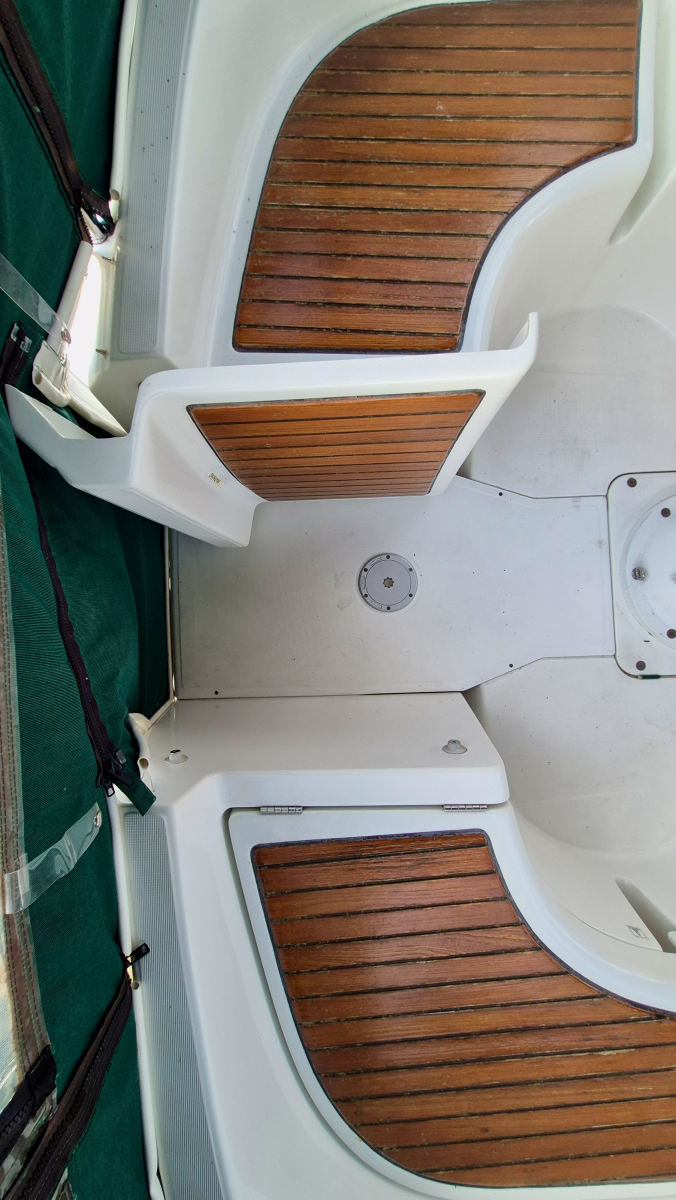 2005 Beneteau  323