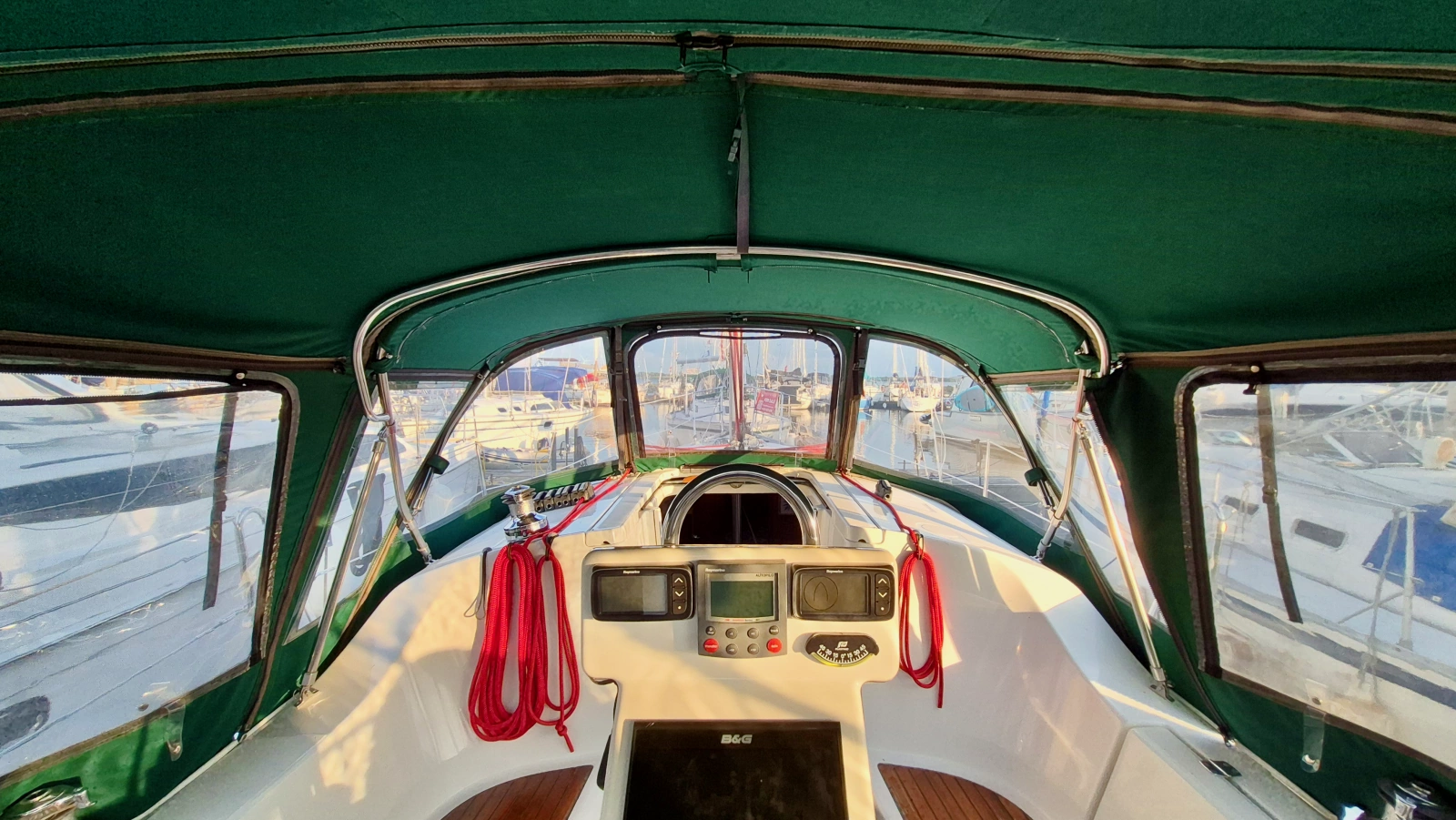 2005 Beneteau  323