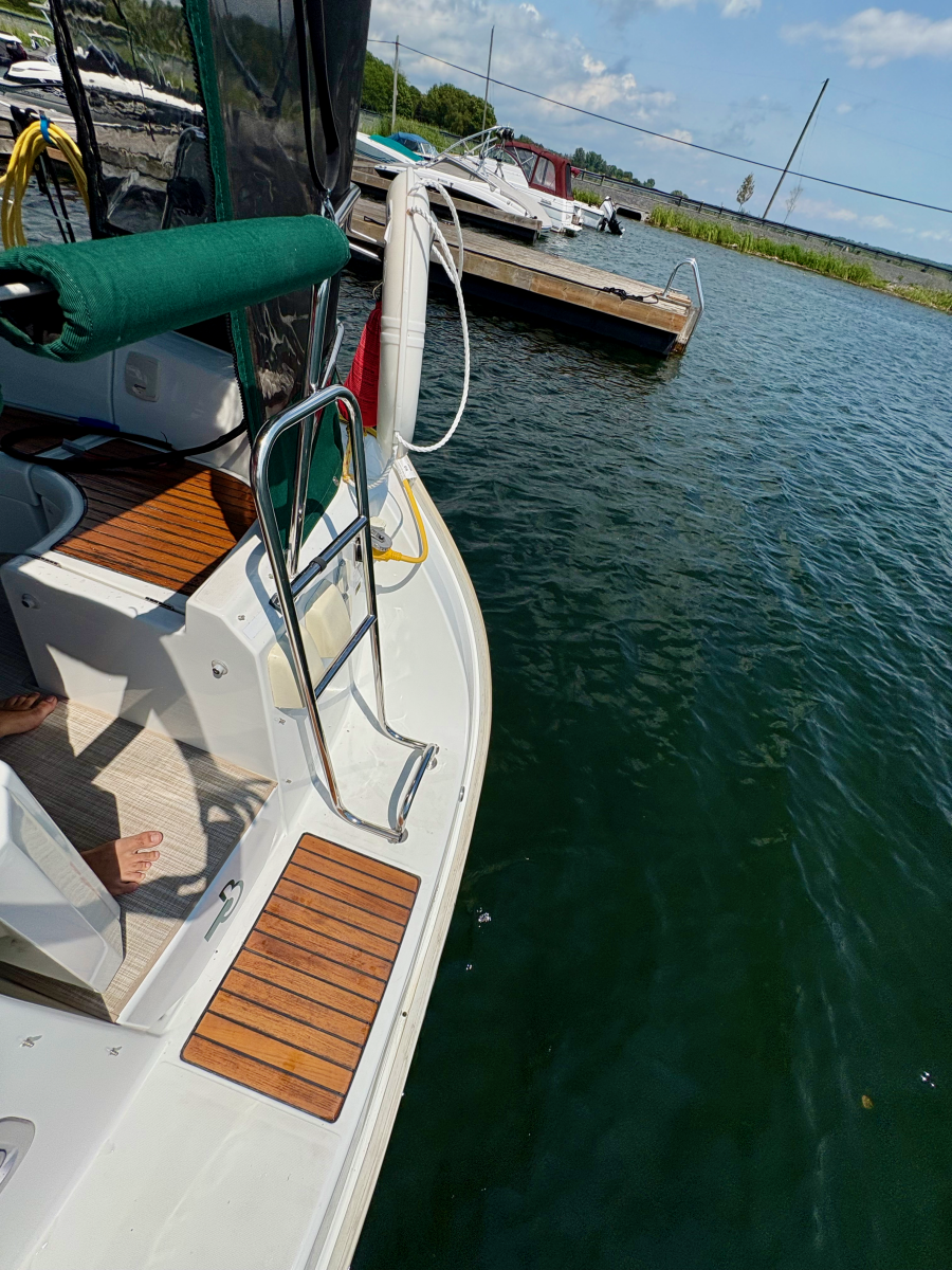 2005 Beneteau  323