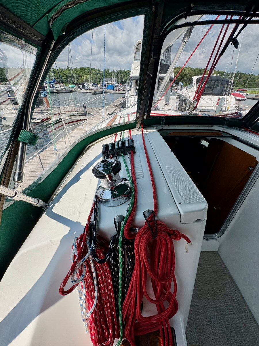 2005 Beneteau  323