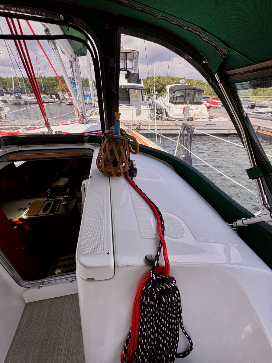2005 Beneteau  323