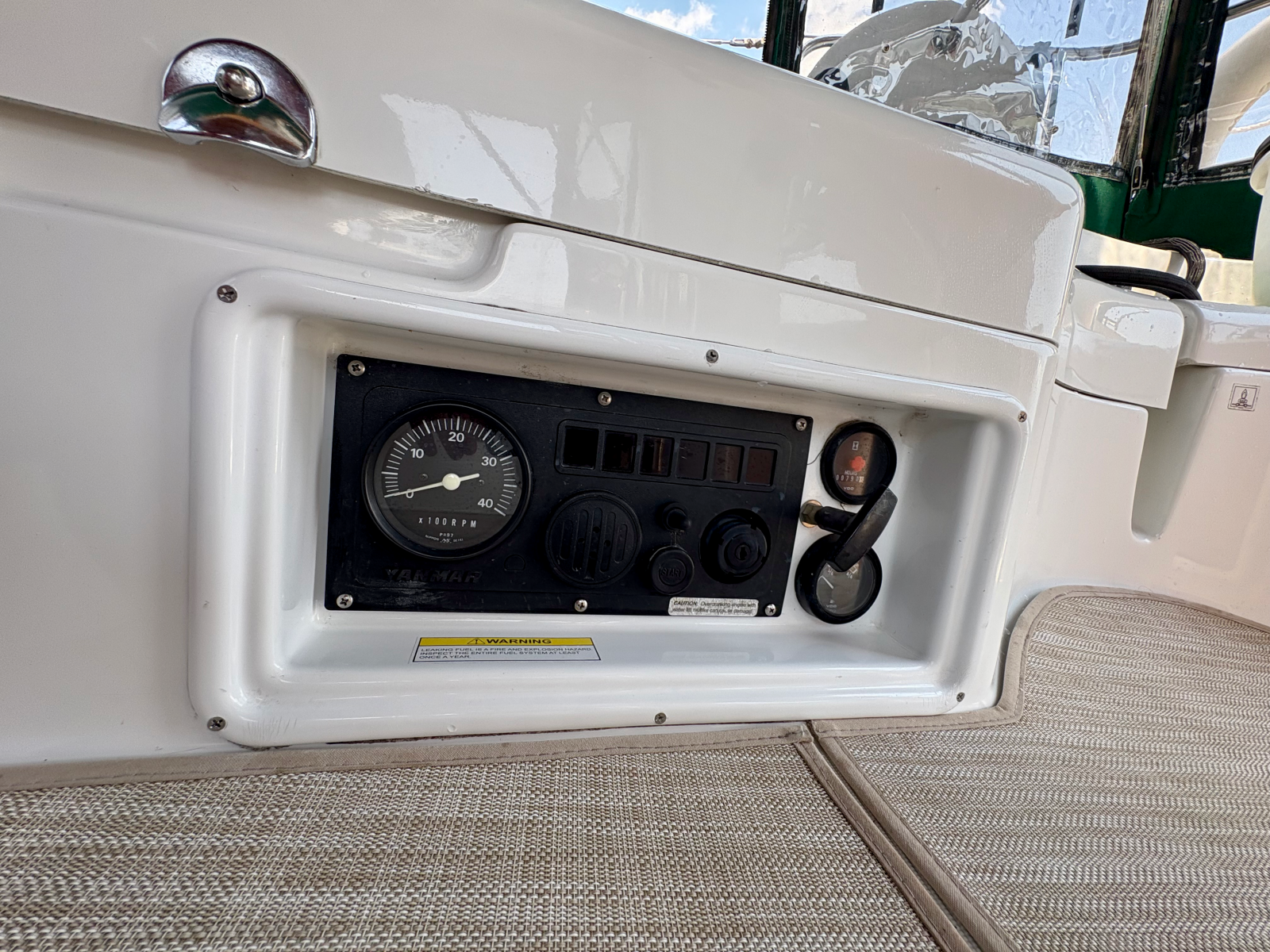 2005 Beneteau  323