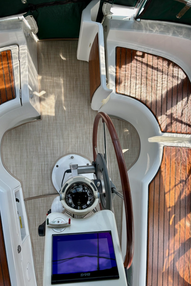 2005 Beneteau  323